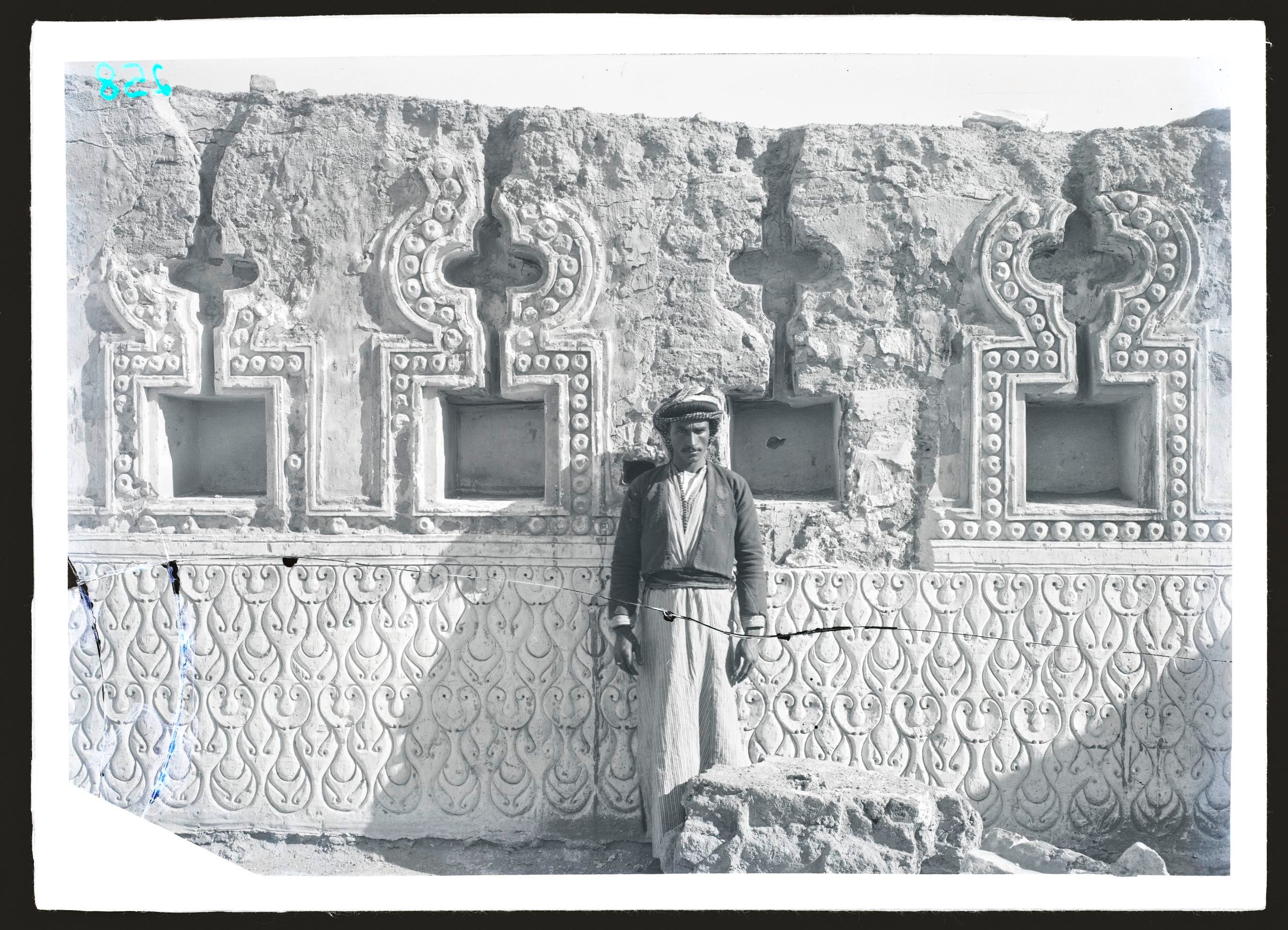 Ernst Herzfeld: Balkuwara, Zimmer 19, 1911-1913. Glasnegativ, 13 x 18 cm, Museum für Islamische Kunst, Inv. Nr. Pl. Sam 258